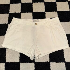 NWT Abercrombie White/Cream Twill Shorts NWT women’s size 10 (size 30”)
